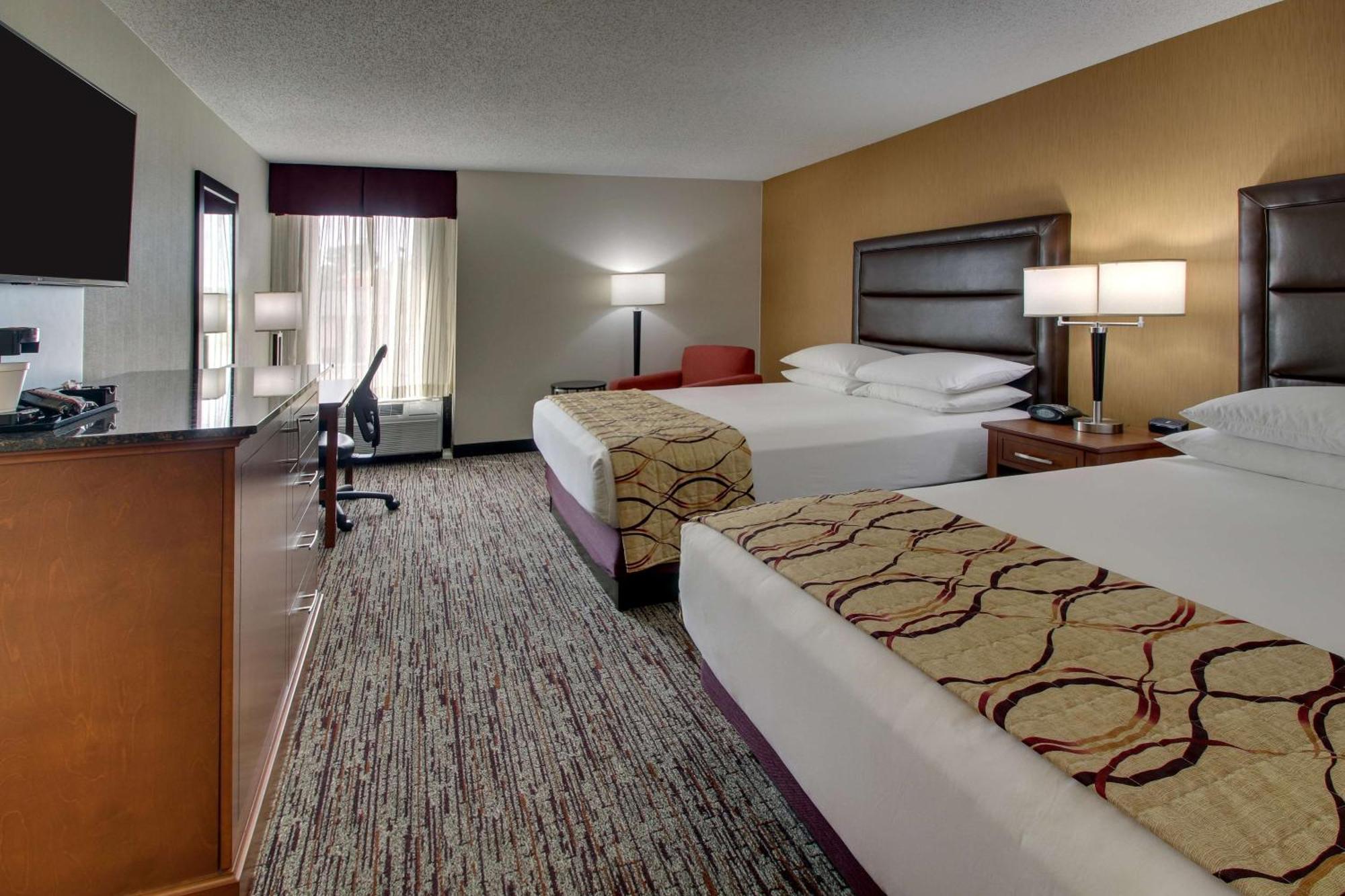 Drury Inn & Suites بولينغ غرين المظهر الخارجي الصورة