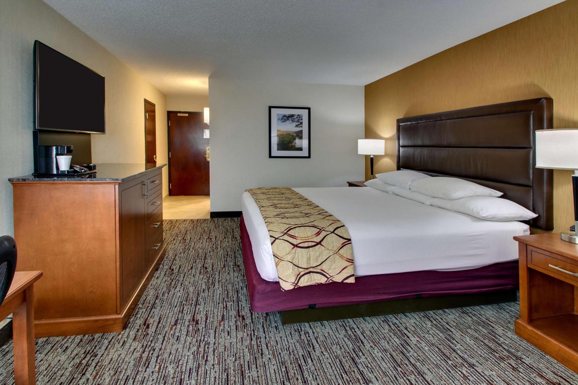 Drury Inn & Suites بولينغ غرين المظهر الخارجي الصورة