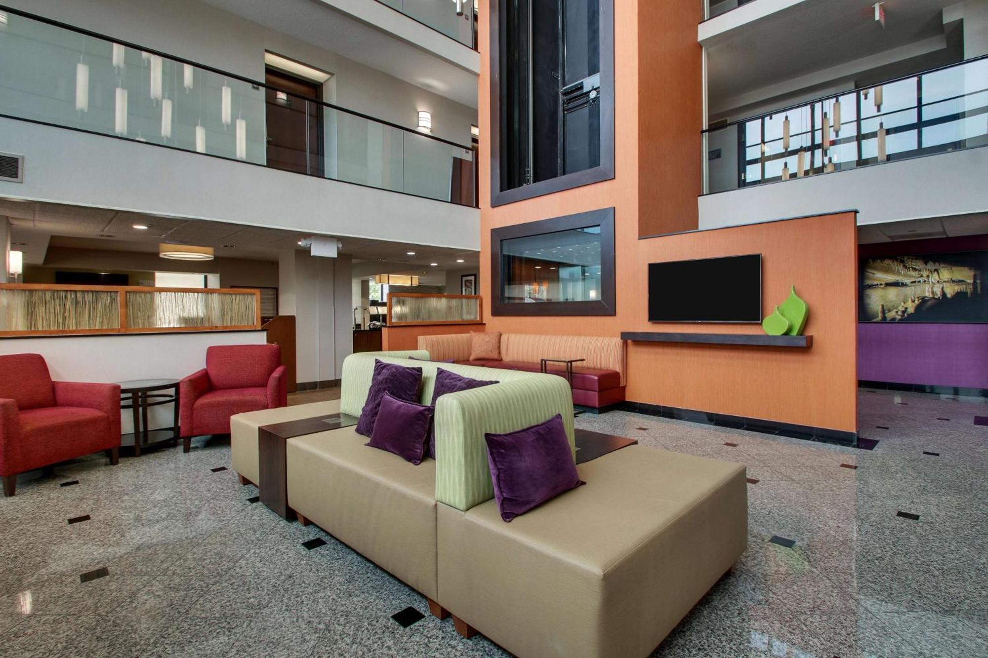 Drury Inn & Suites بولينغ غرين المظهر الخارجي الصورة