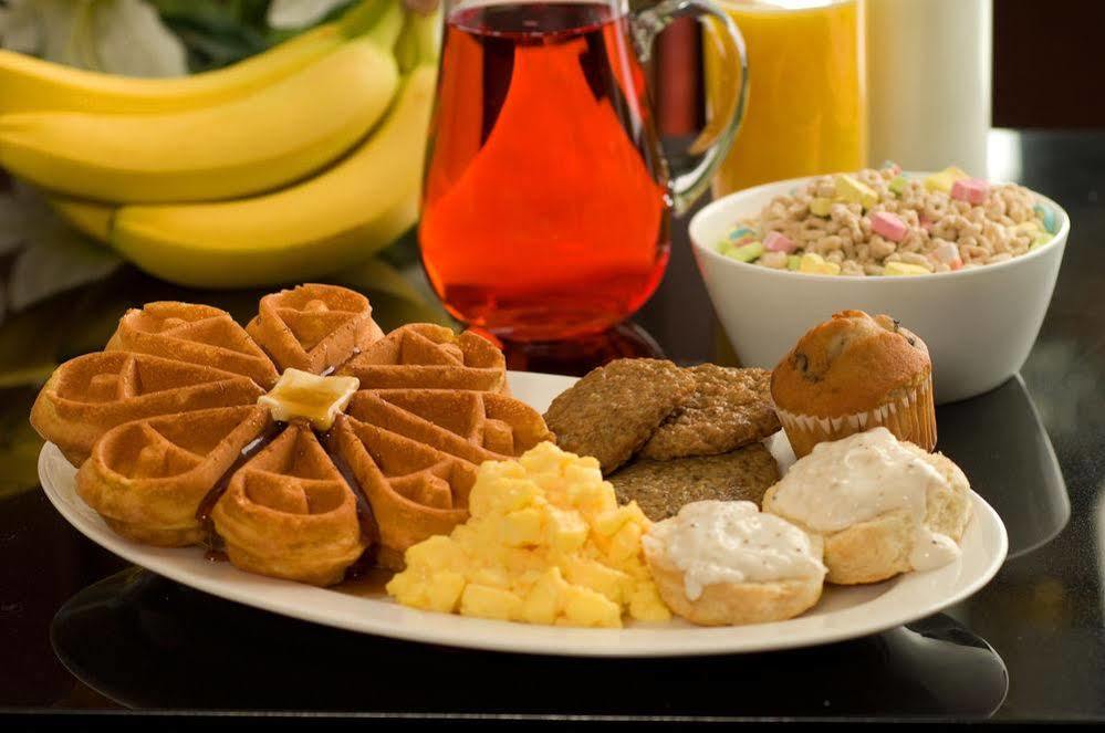 Drury Inn & Suites بولينغ غرين المظهر الخارجي الصورة