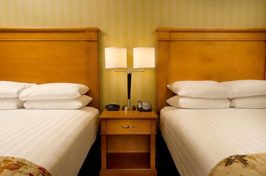 Drury Inn & Suites بولينغ غرين المظهر الخارجي الصورة
